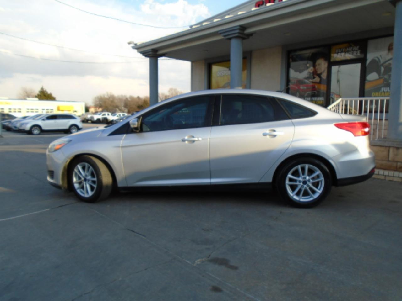 Ford Focus SE Sedan 2016