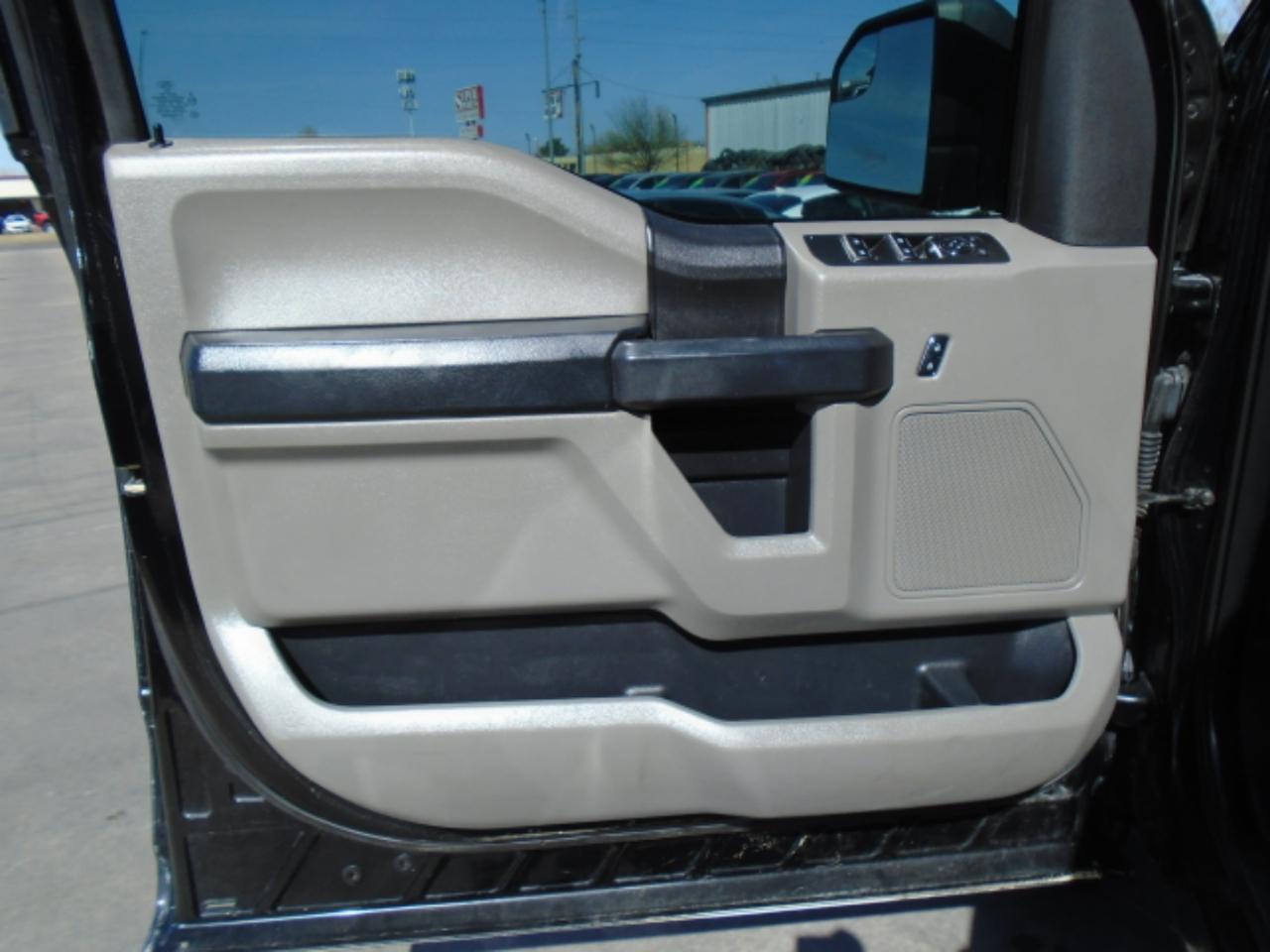 Ford F-150 XL SuperCrew 5.5-ft. Bed 4WD 2017