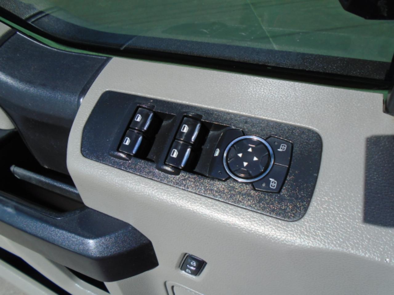 Ford F-150 XL SuperCrew 5.5-ft. Bed 4WD 2017