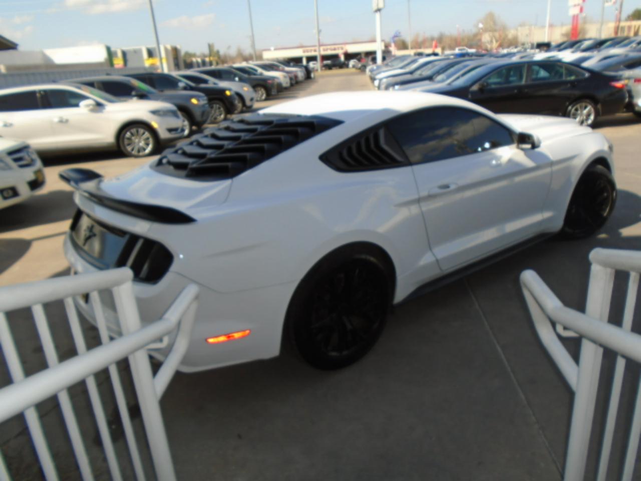 Ford Mustang V6 Coupe 2016