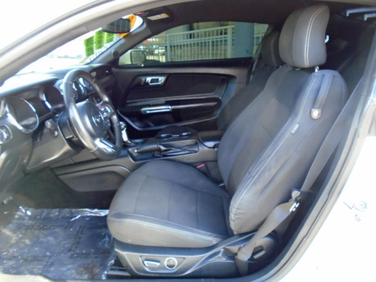 Ford Mustang V6 Coupe 2016