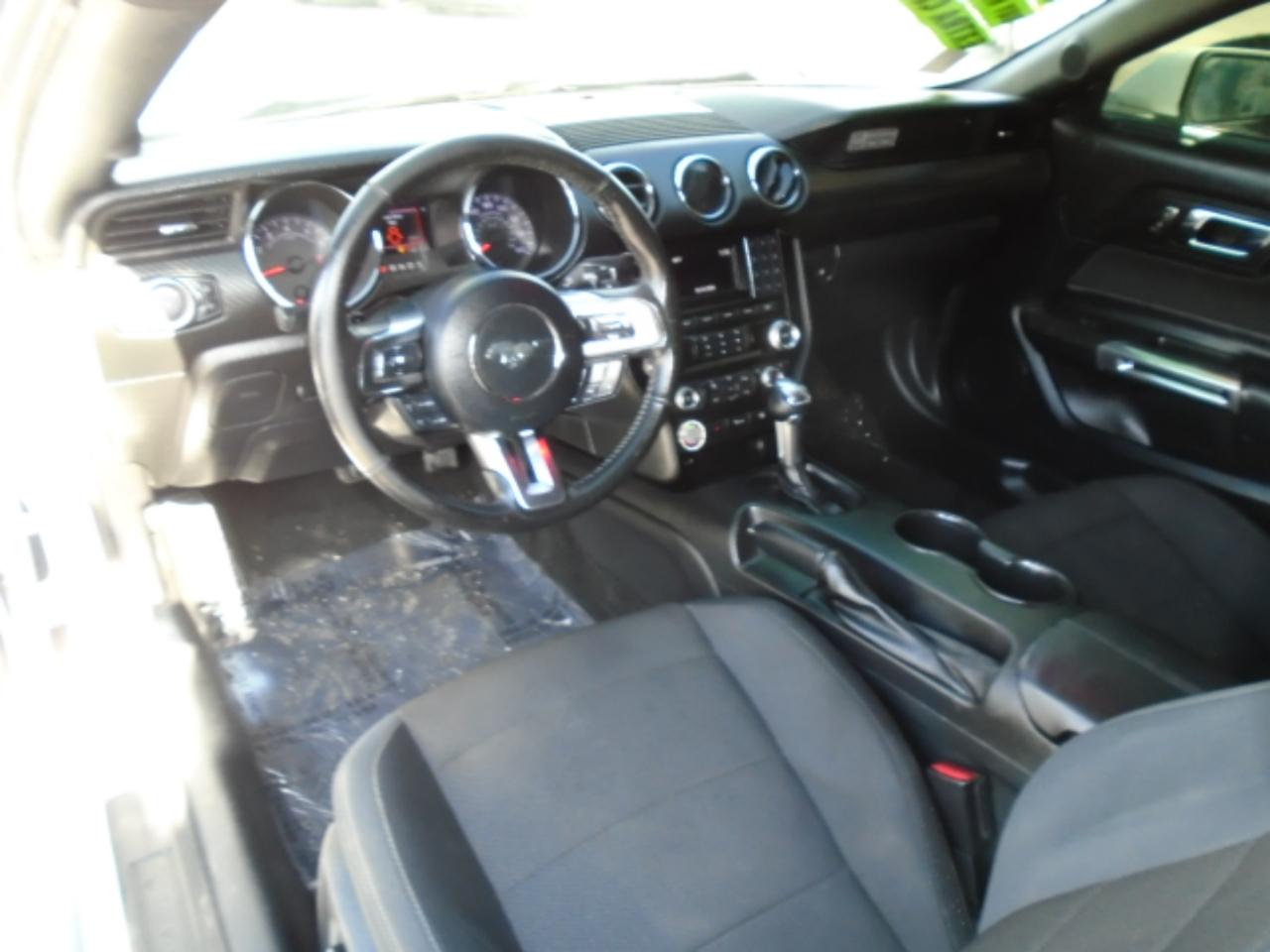 Ford Mustang V6 Coupe 2016