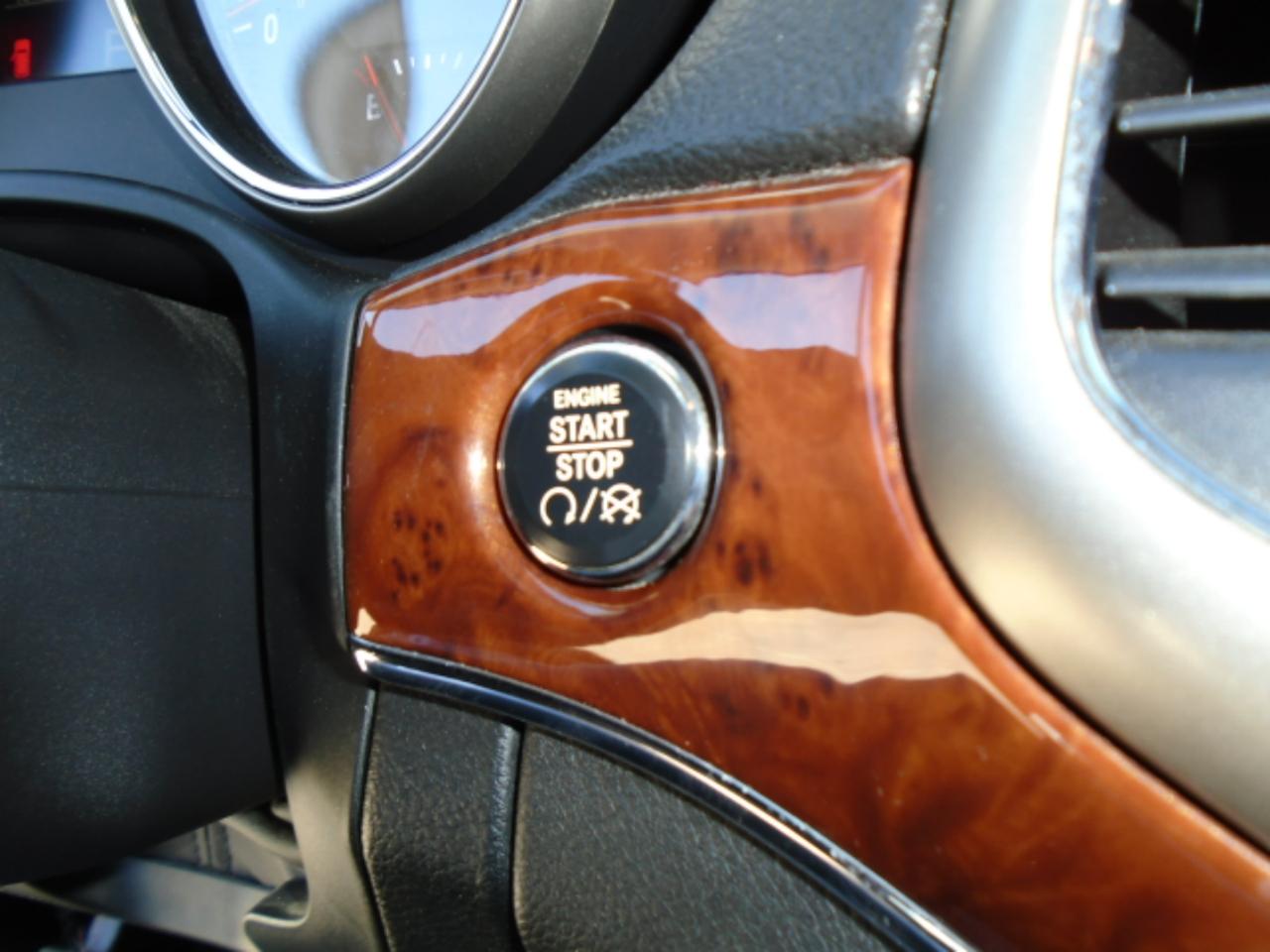 Jeep Grand Cherokee Limited 4WD 2012