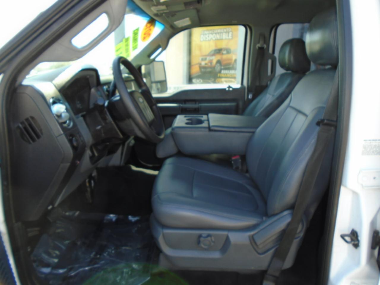 Ford F-350 SD XL Crew Cab SWB 4WD 2013