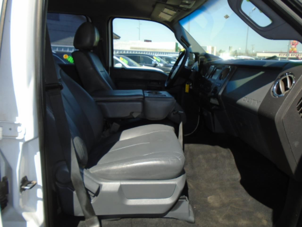 Ford F-350 SD XL Crew Cab SWB 4WD 2013