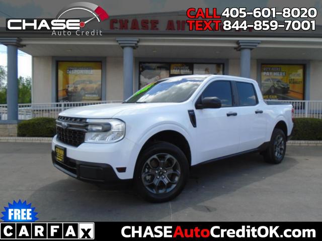 White 2022 Ford Maverick XL SuperCrew FWD Pickup Truck Front-Wheel Drive Automatic
