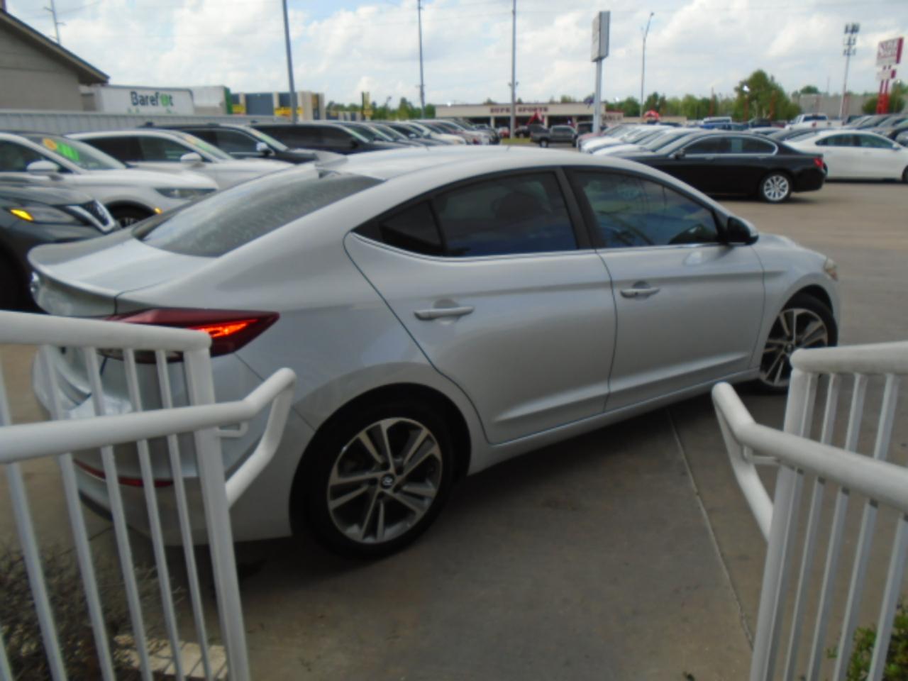 Hyundai Elantra Limited 2018