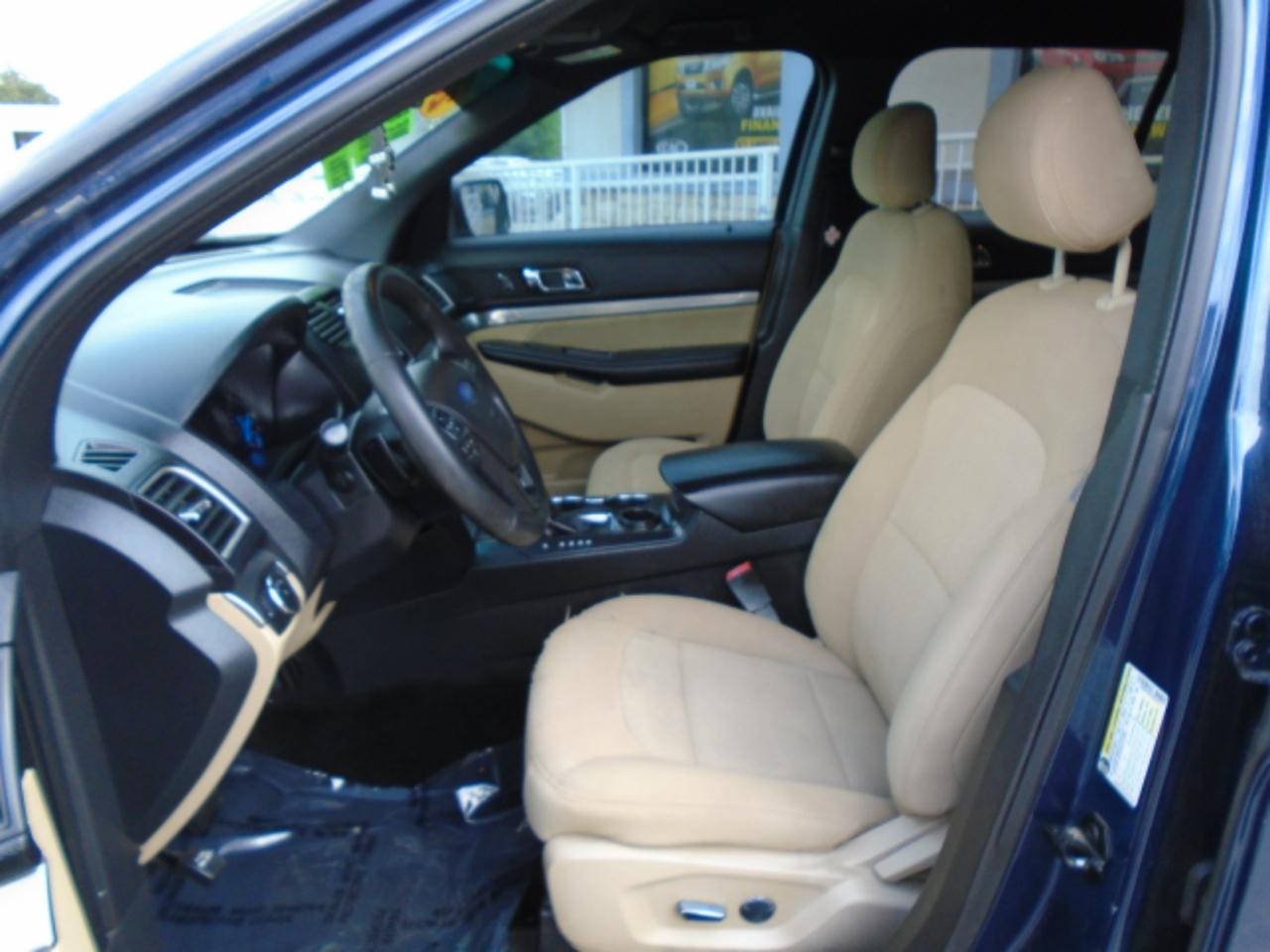 Ford Explorer Base FWD 2016