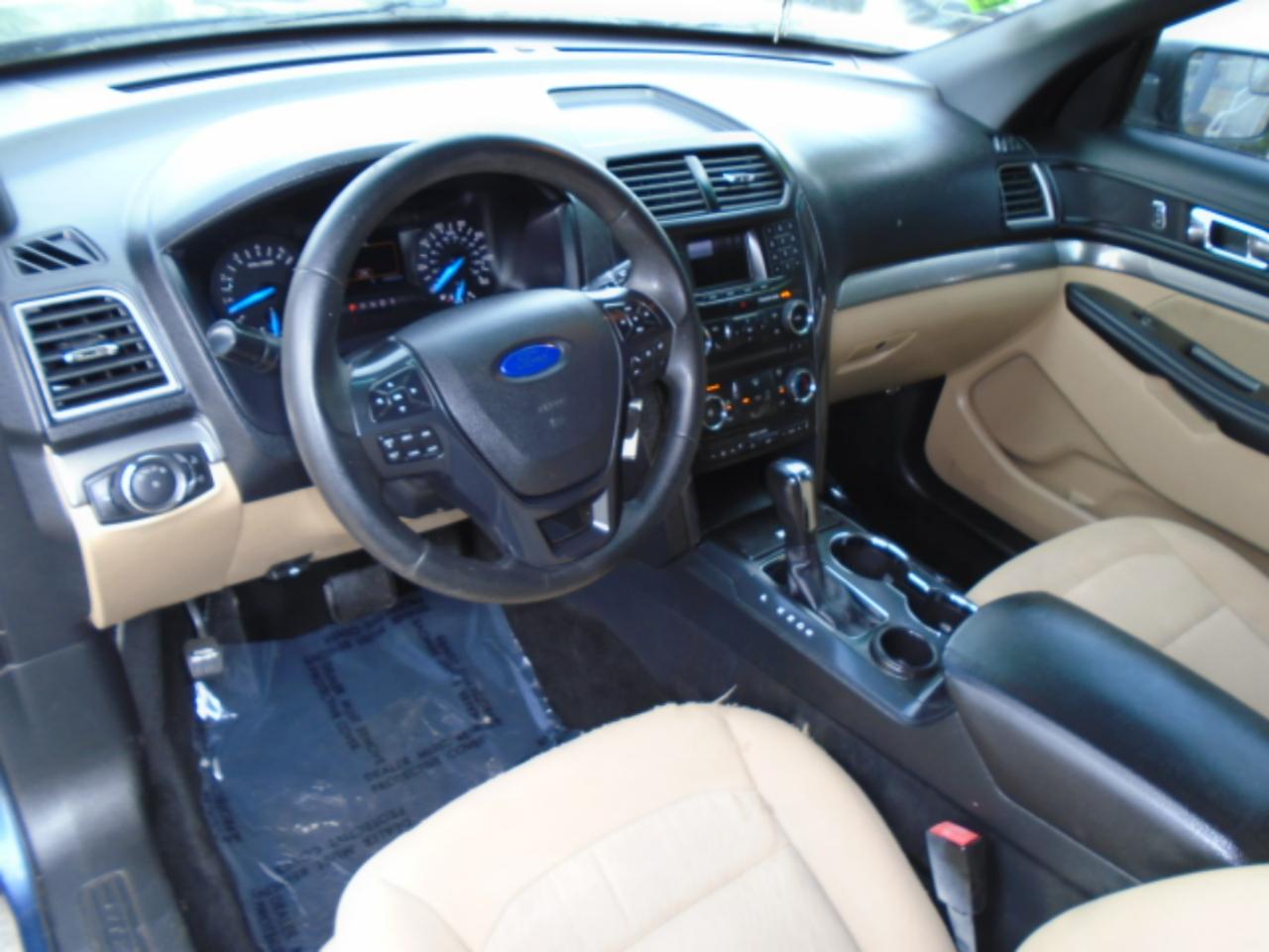 Ford Explorer Base FWD 2016