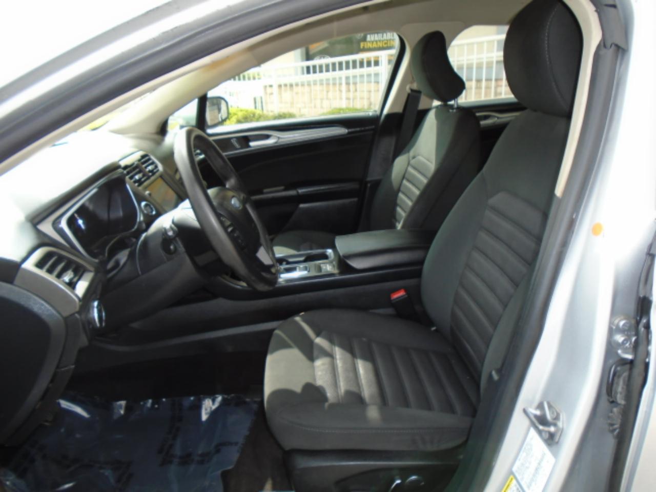 Ford Fusion Hybrid SE 2019