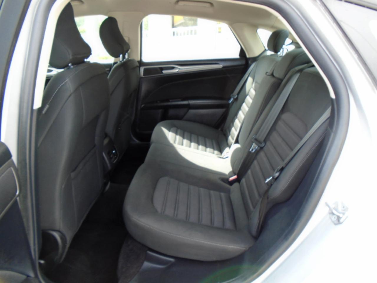 Ford Fusion Hybrid SE 2019