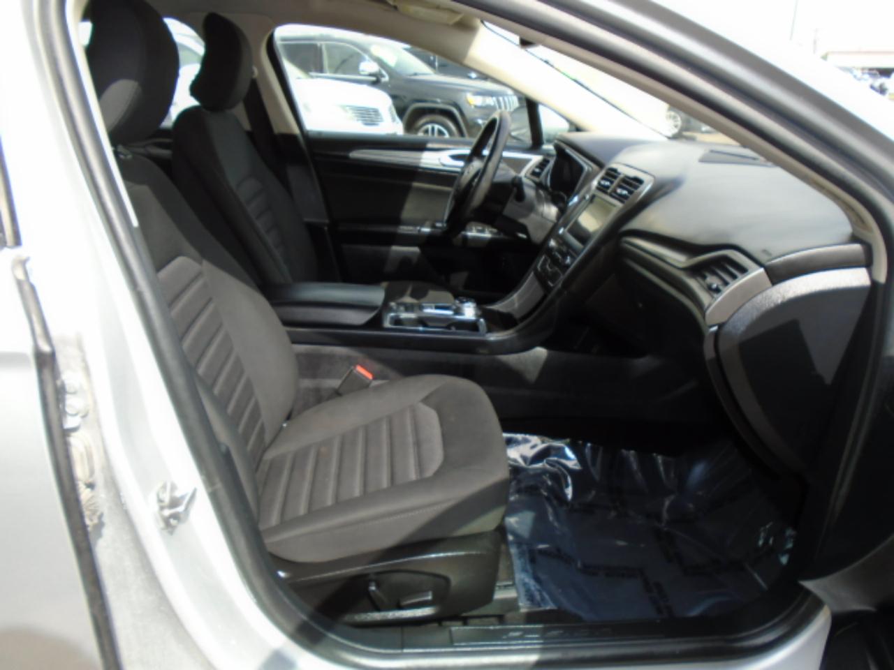 Ford Fusion Hybrid SE 2019