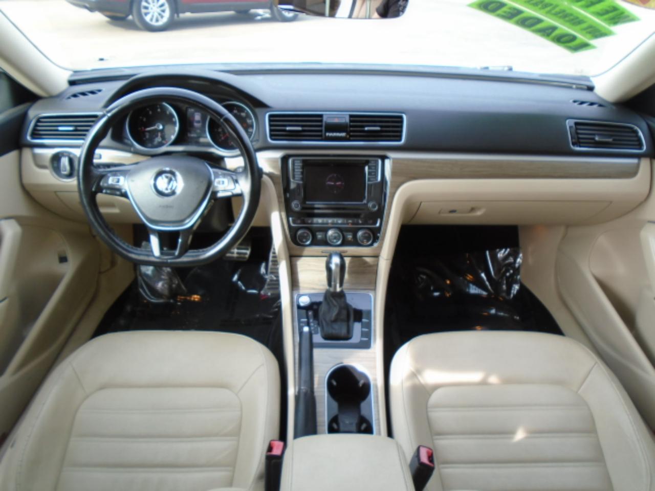 Volkswagen Passat SEL Premium 2018