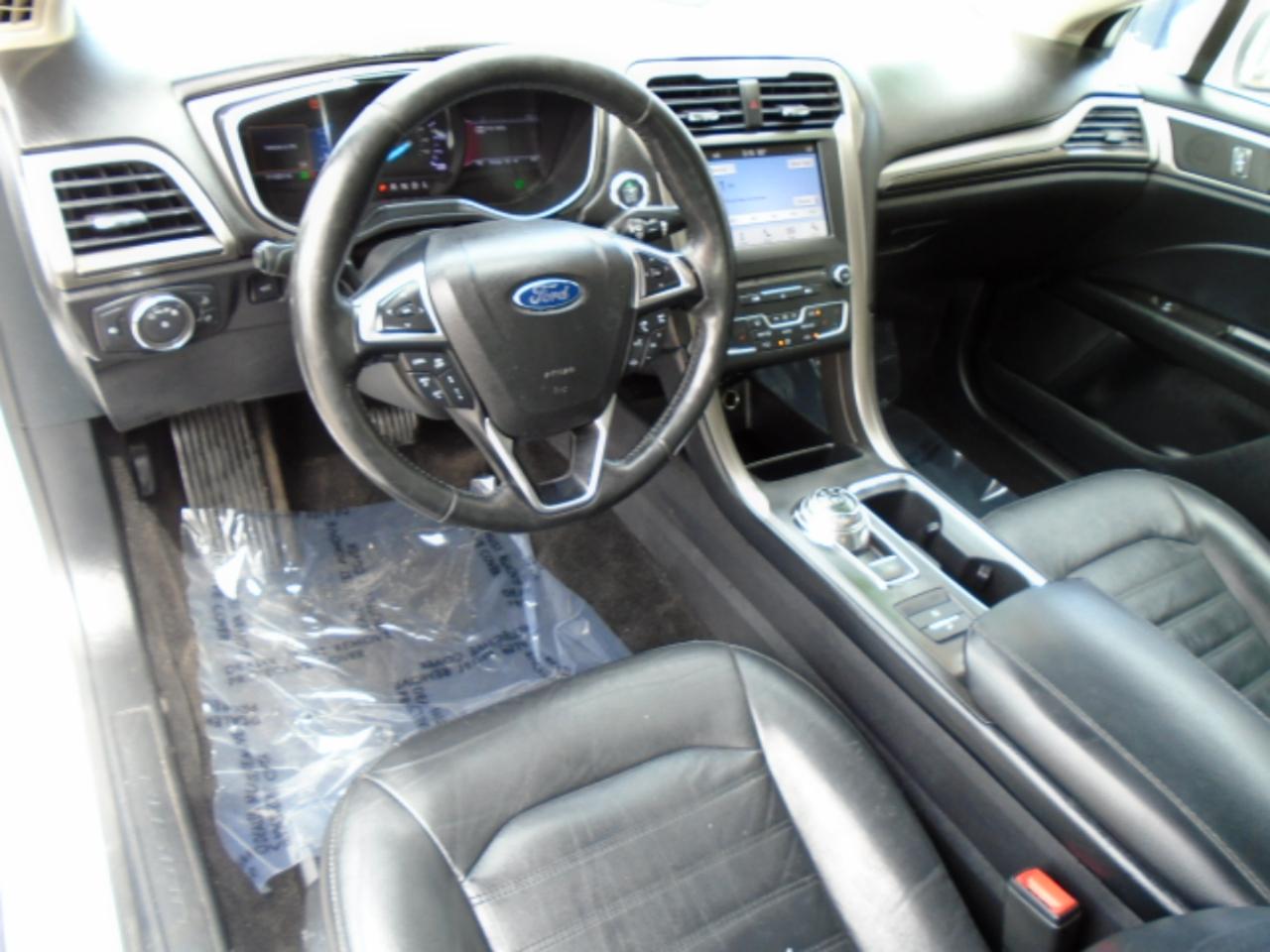 Ford Fusion Hybrid SE 2017