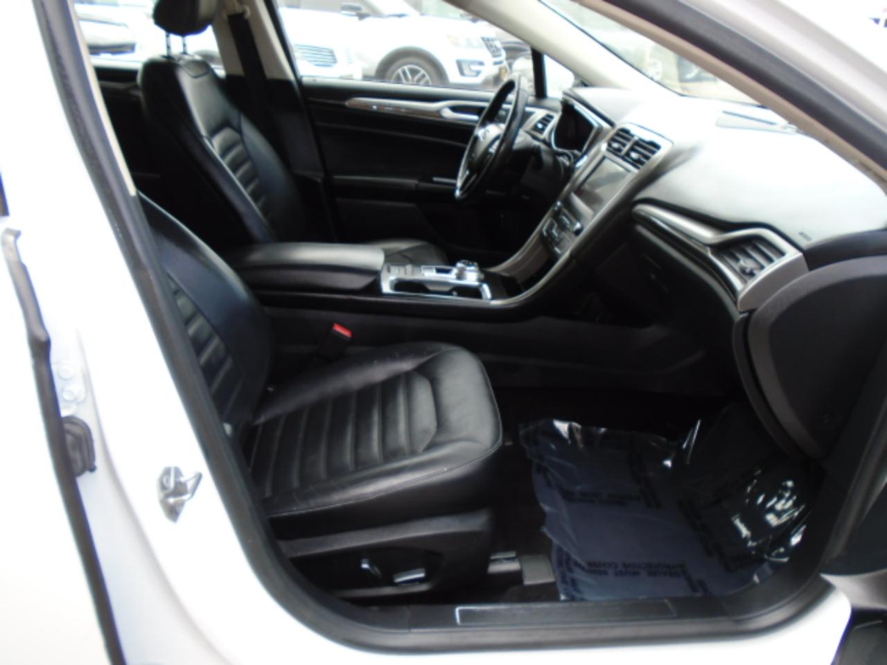 Ford Fusion Hybrid SE 2017