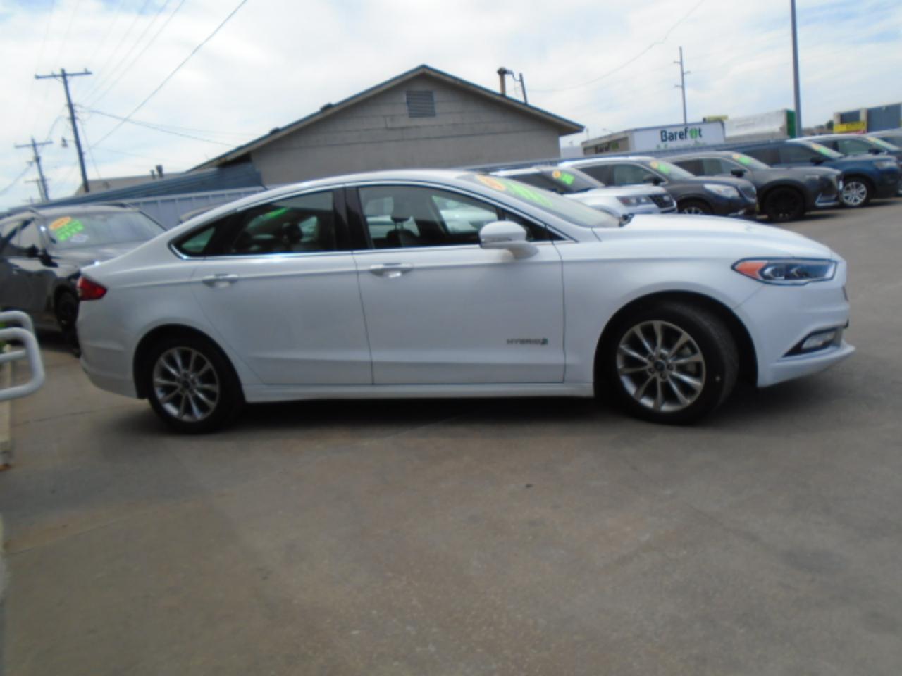 Ford Fusion Hybrid SE 2017