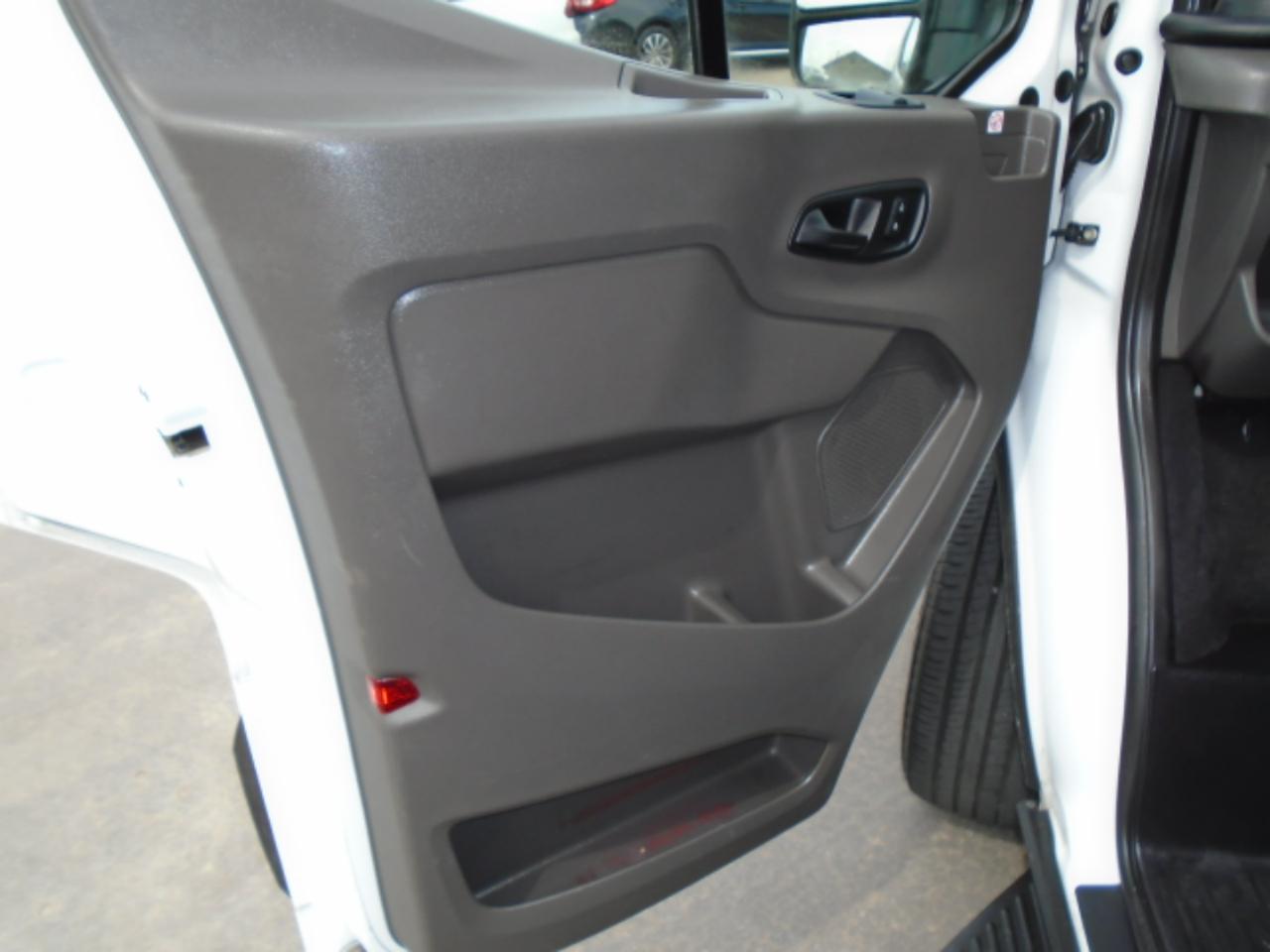Ford Transit 150 Wagon Low Roof XL w/Sliding Pass. 130-in. WB 2020