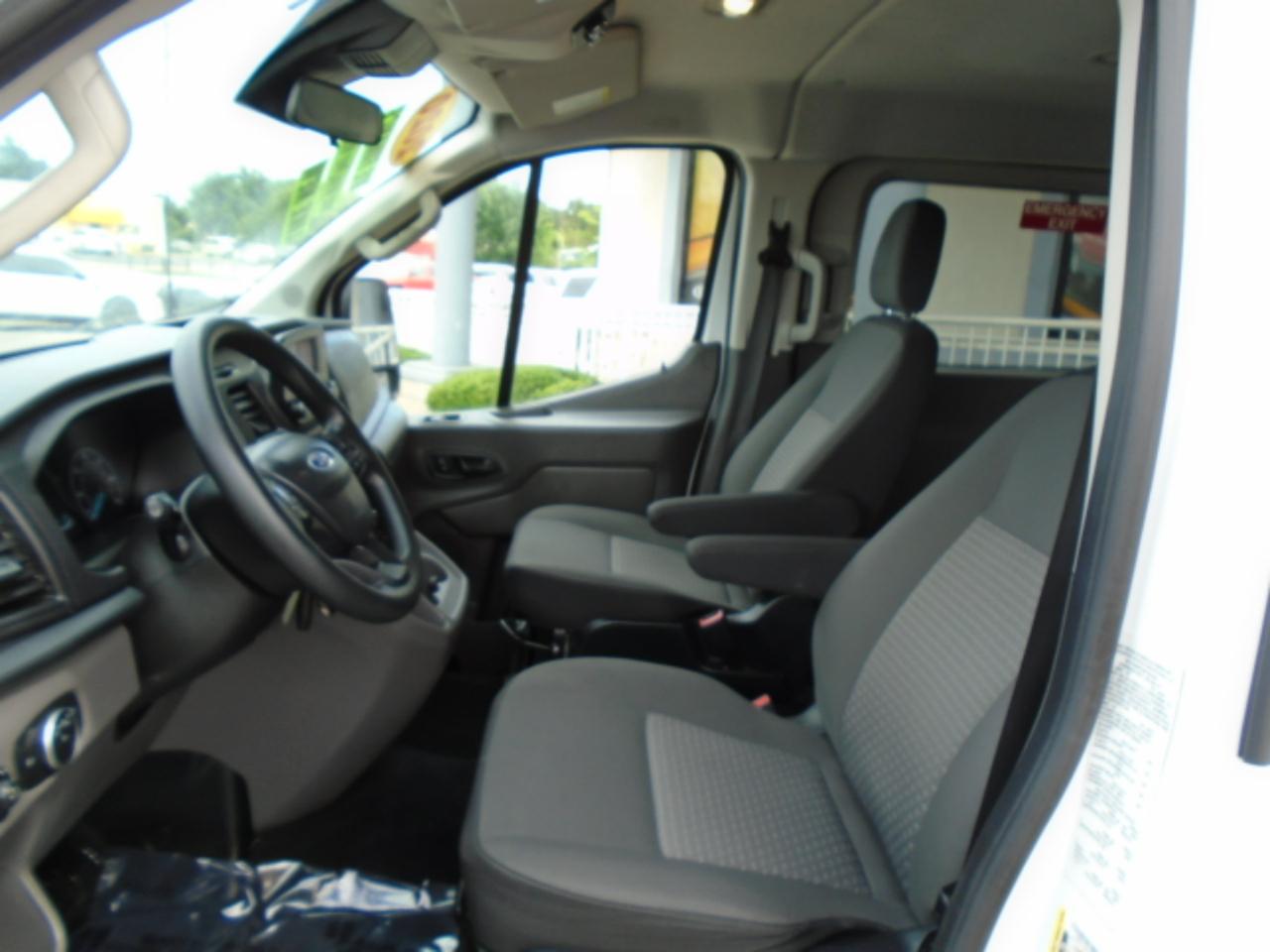 Ford Transit 150 Wagon Low Roof XL w/Sliding Pass. 130-in. WB 2020