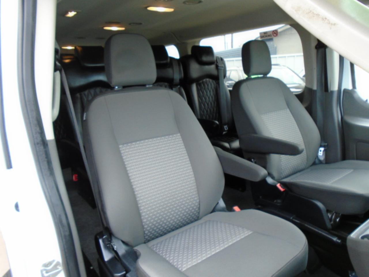 Ford Transit 150 Wagon Low Roof XL w/Sliding Pass. 130-in. WB 2020