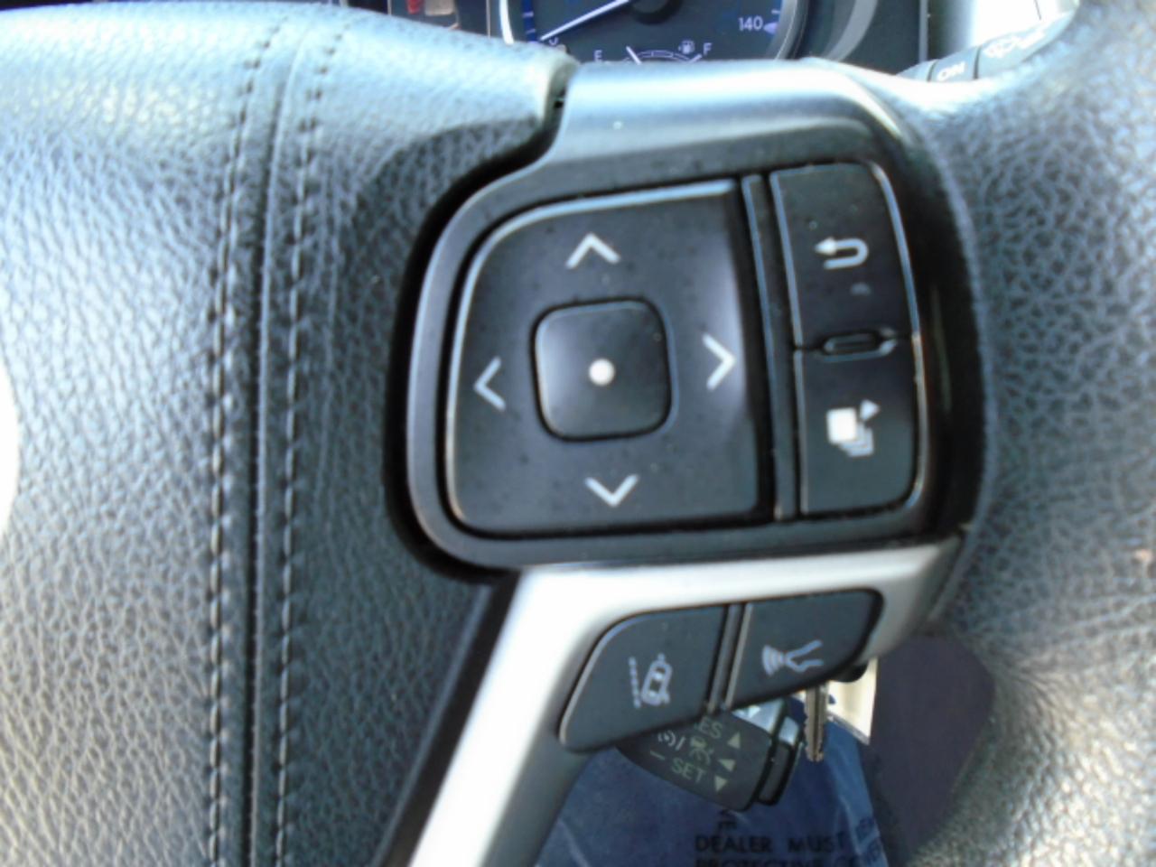 Toyota Highlander LE FWD I4 2019