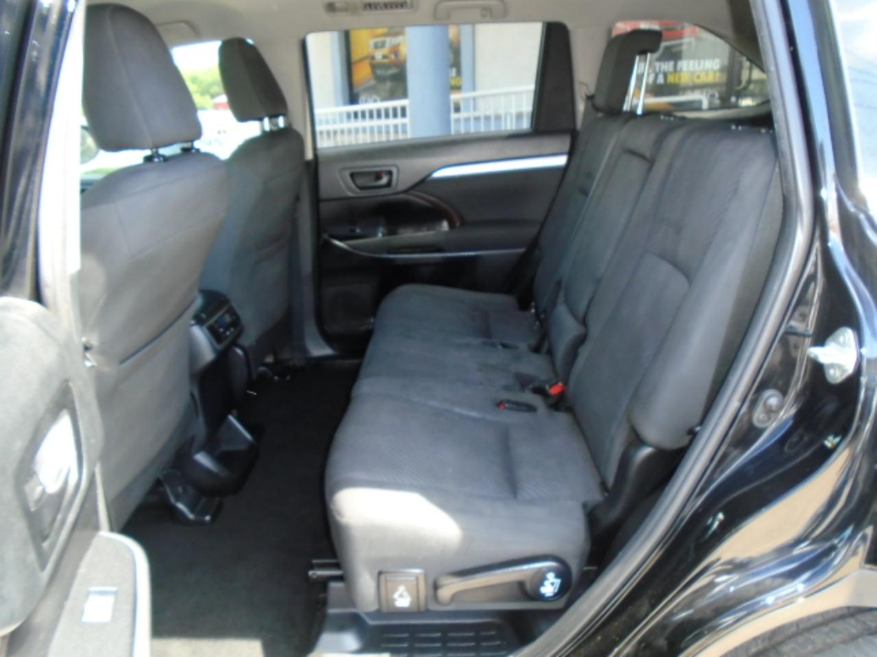 Toyota Highlander LE FWD I4 2019