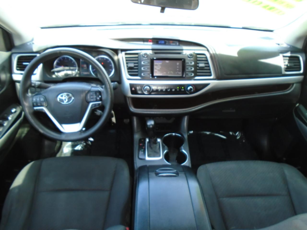 Toyota Highlander LE FWD I4 2019