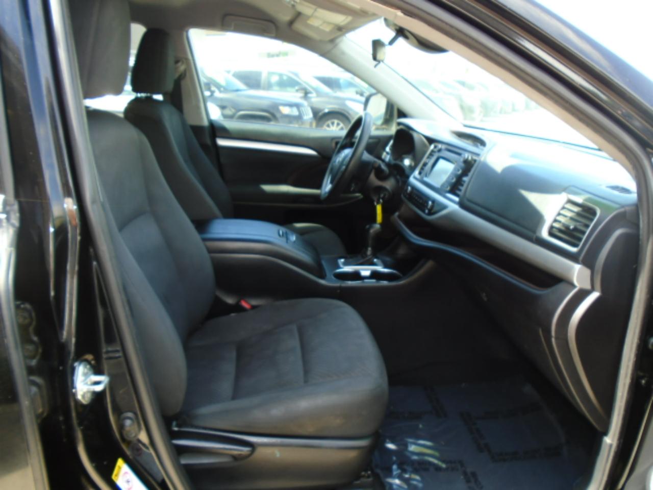 Toyota Highlander LE FWD I4 2019