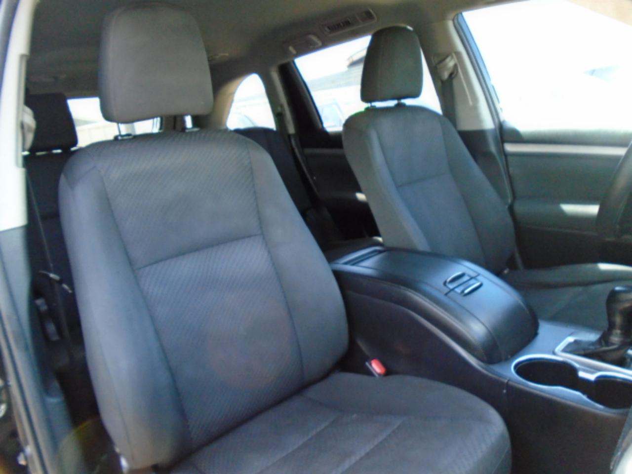 Toyota Highlander LE FWD I4 2019