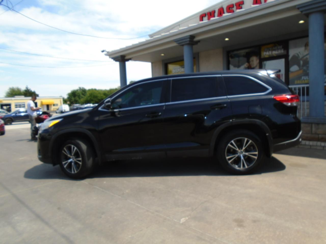 Toyota Highlander LE FWD I4 2019