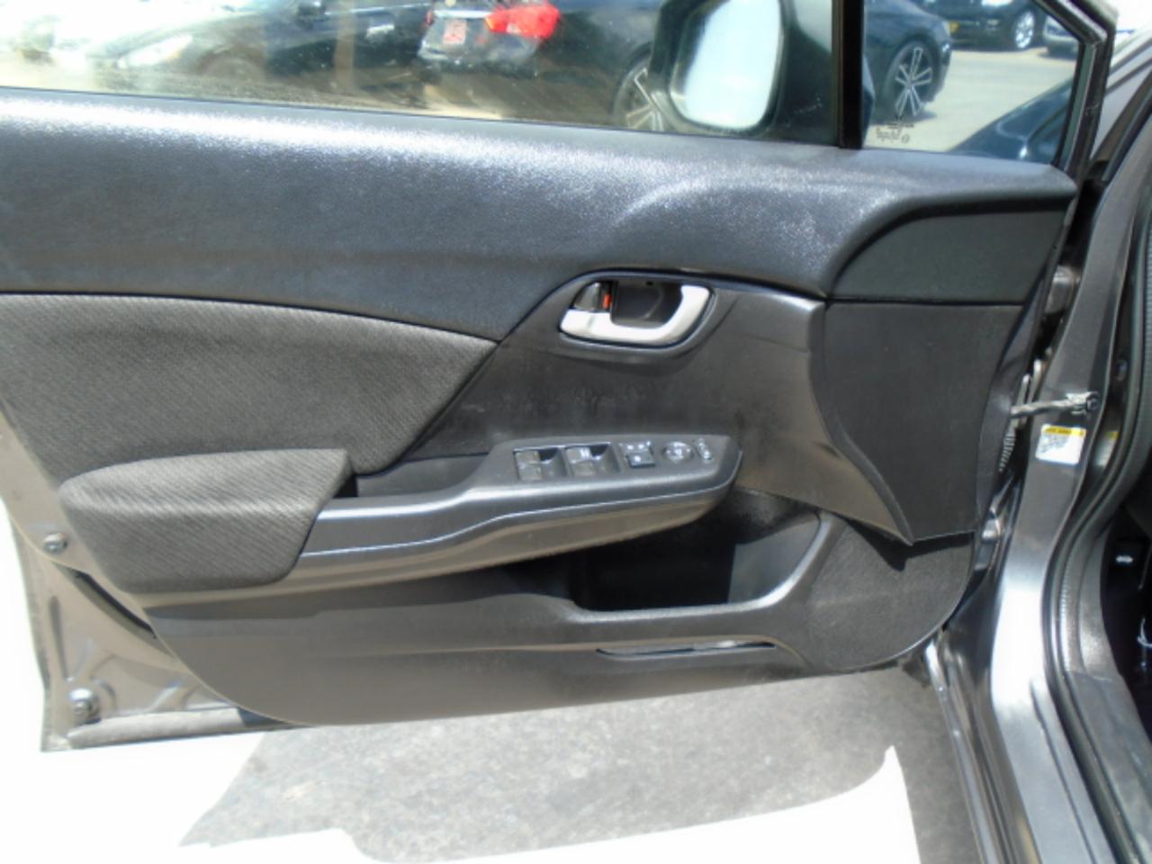 Honda Civic LX Sedan 5-Speed AT 2013