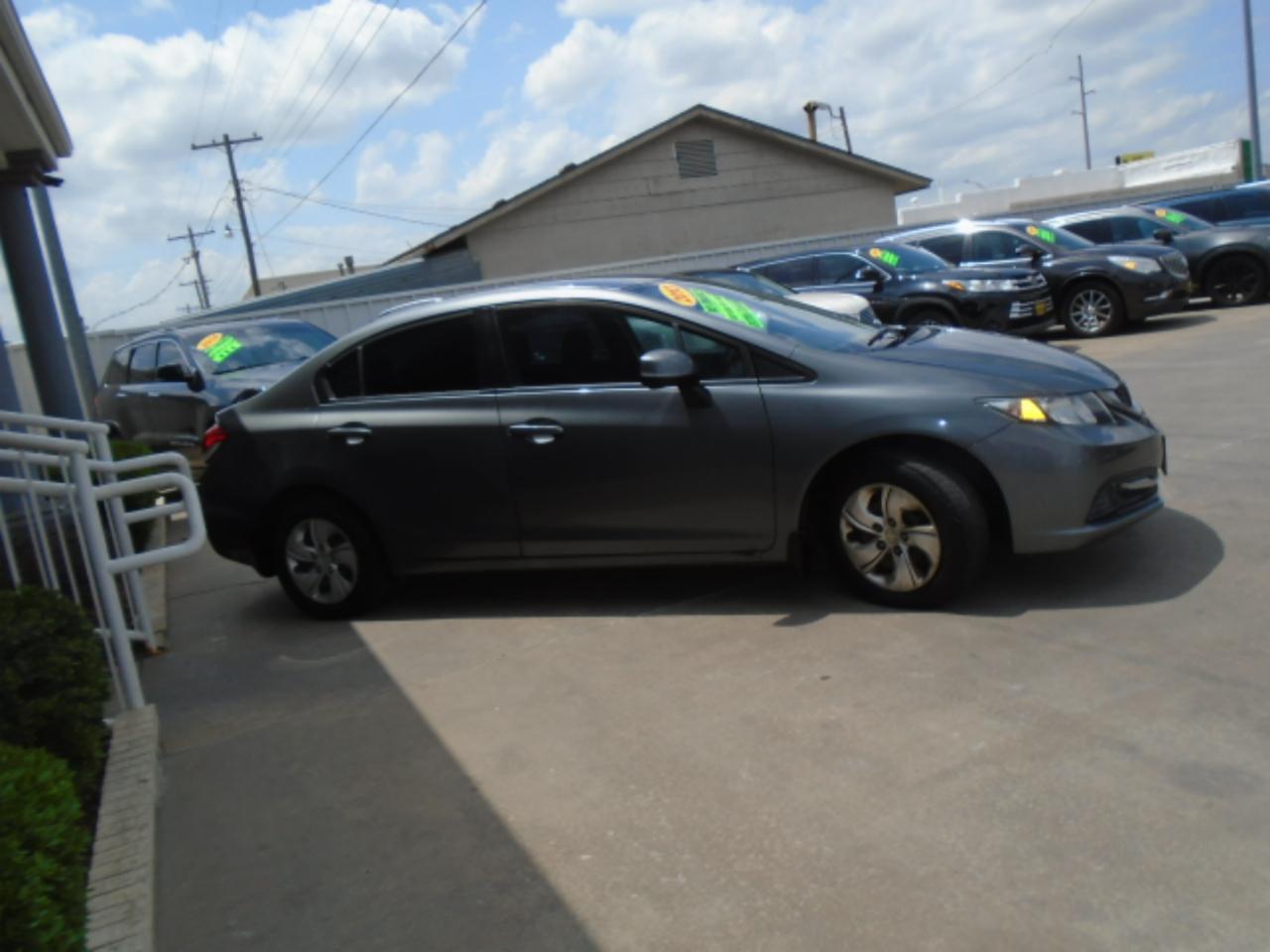Honda Civic LX Sedan 5-Speed AT 2013
