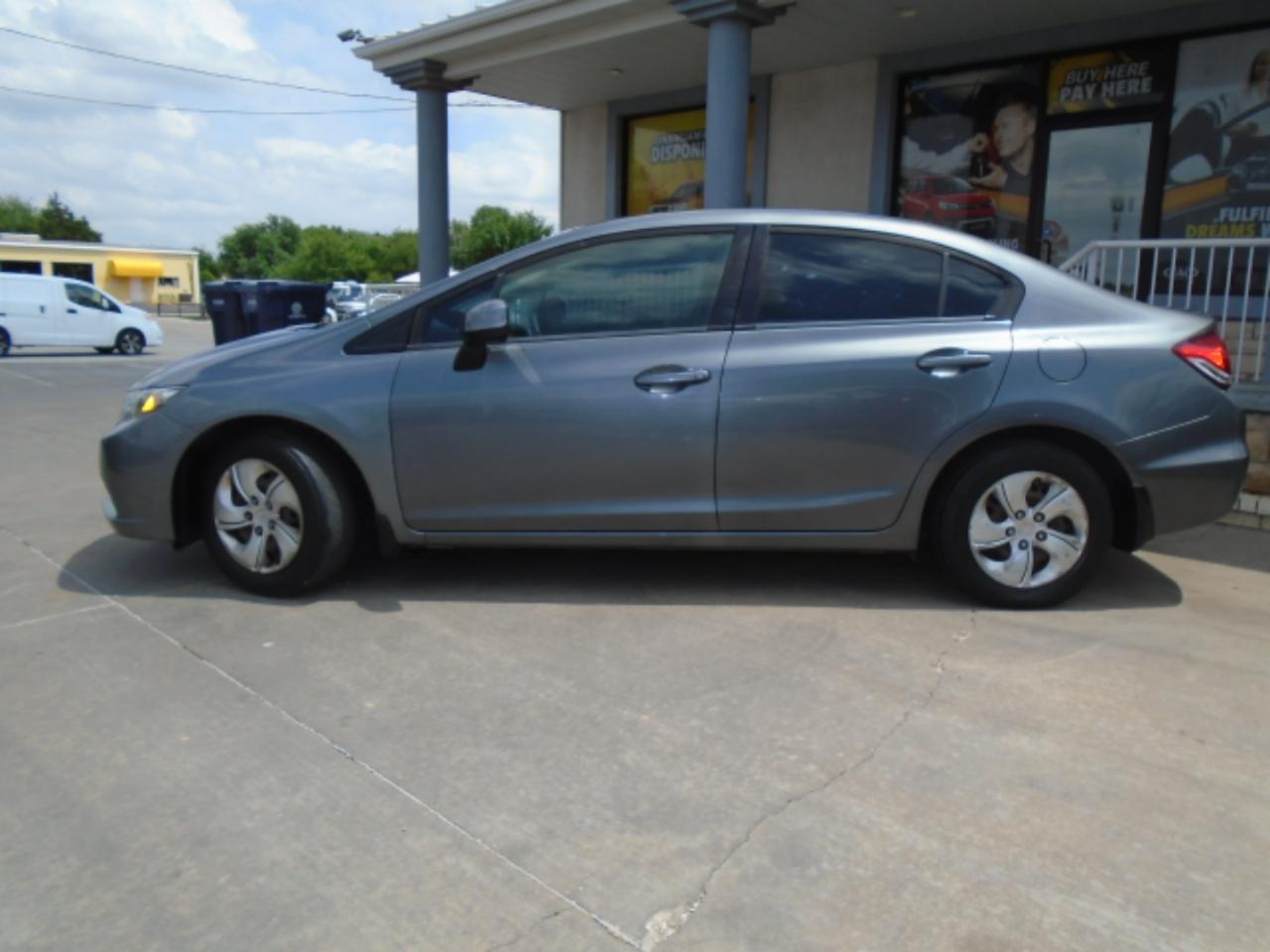Honda Civic LX Sedan 5-Speed AT 2013