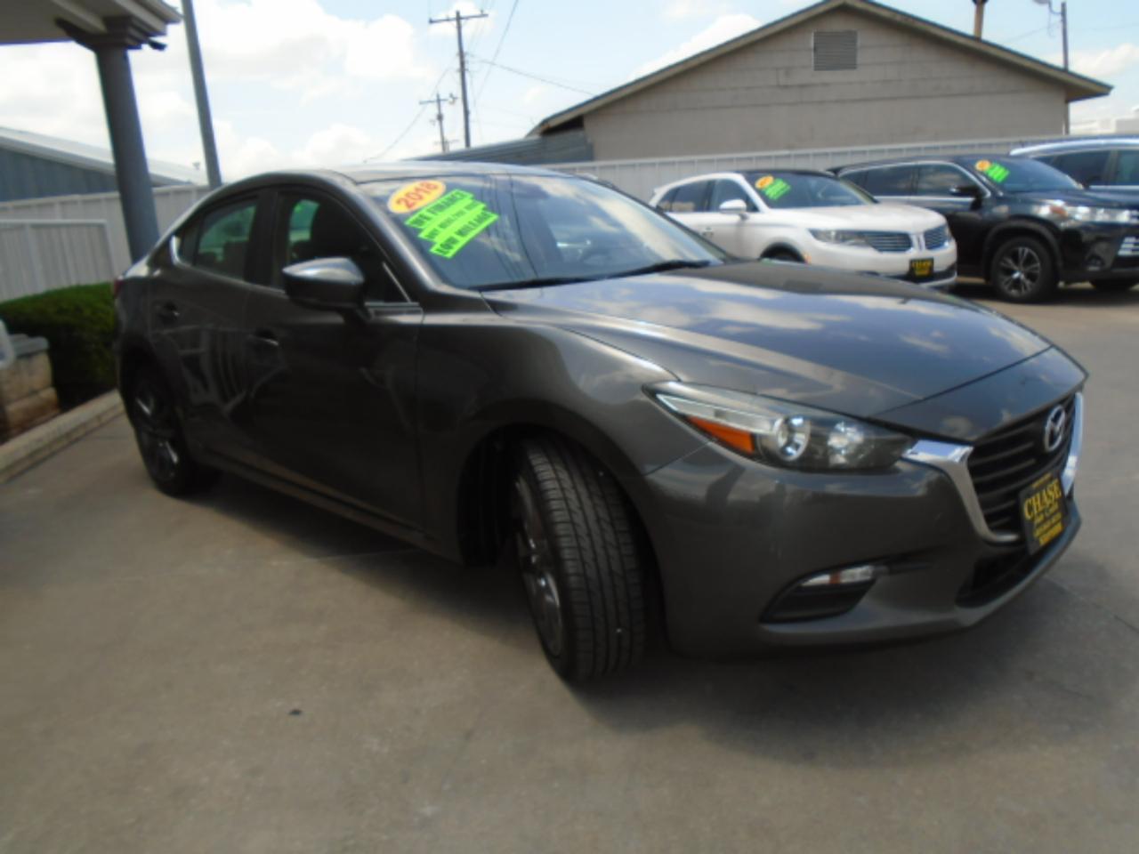 Mazda MAZDA3 s Touring AT 4-Door 2018