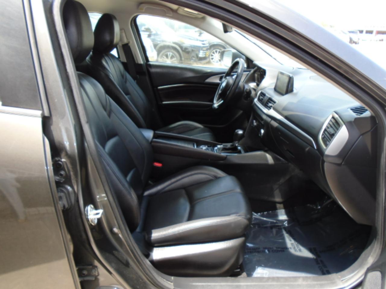 Mazda MAZDA3 s Touring AT 4-Door 2018