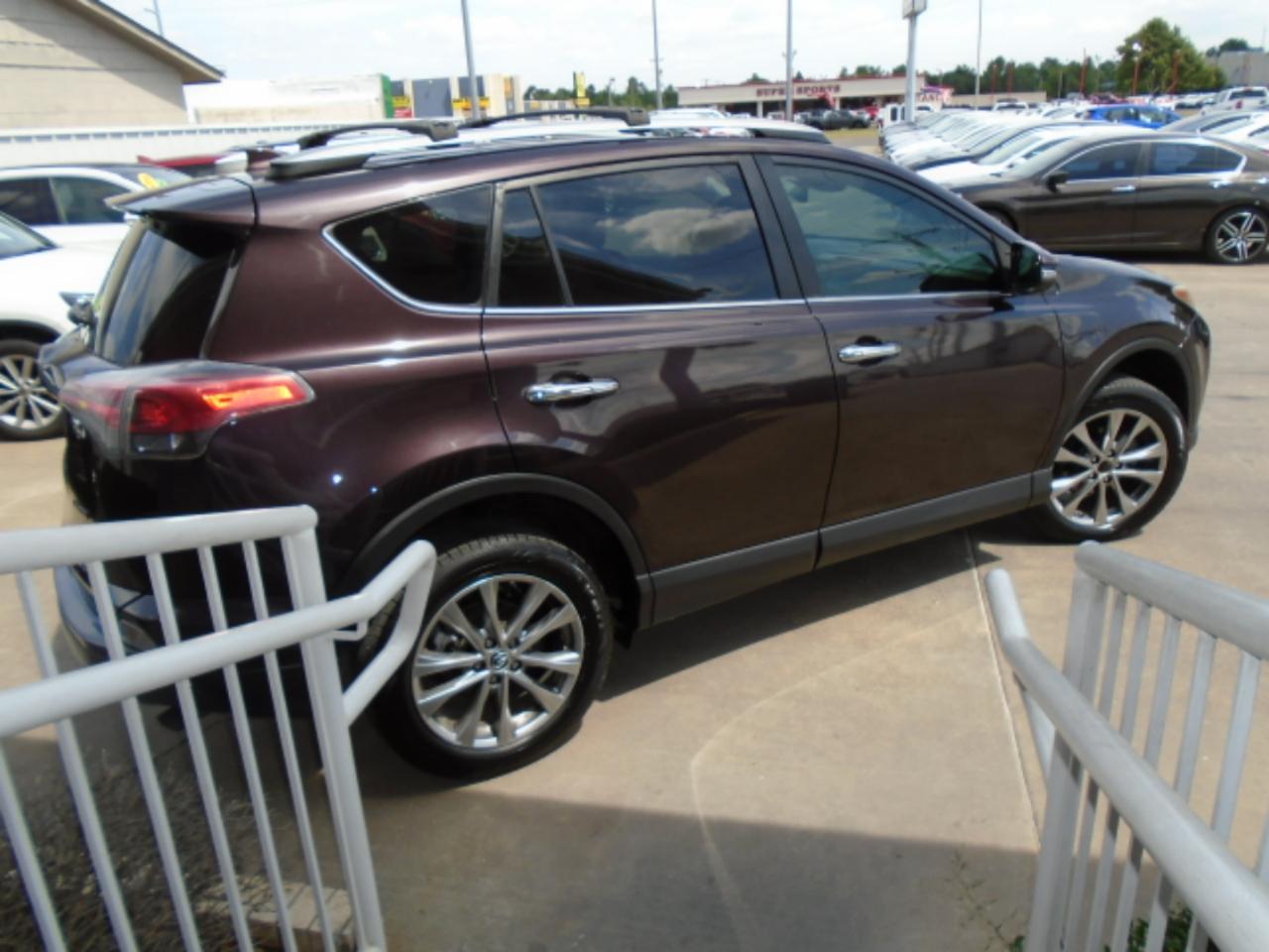 Toyota RAV4 Limited FWD 2017