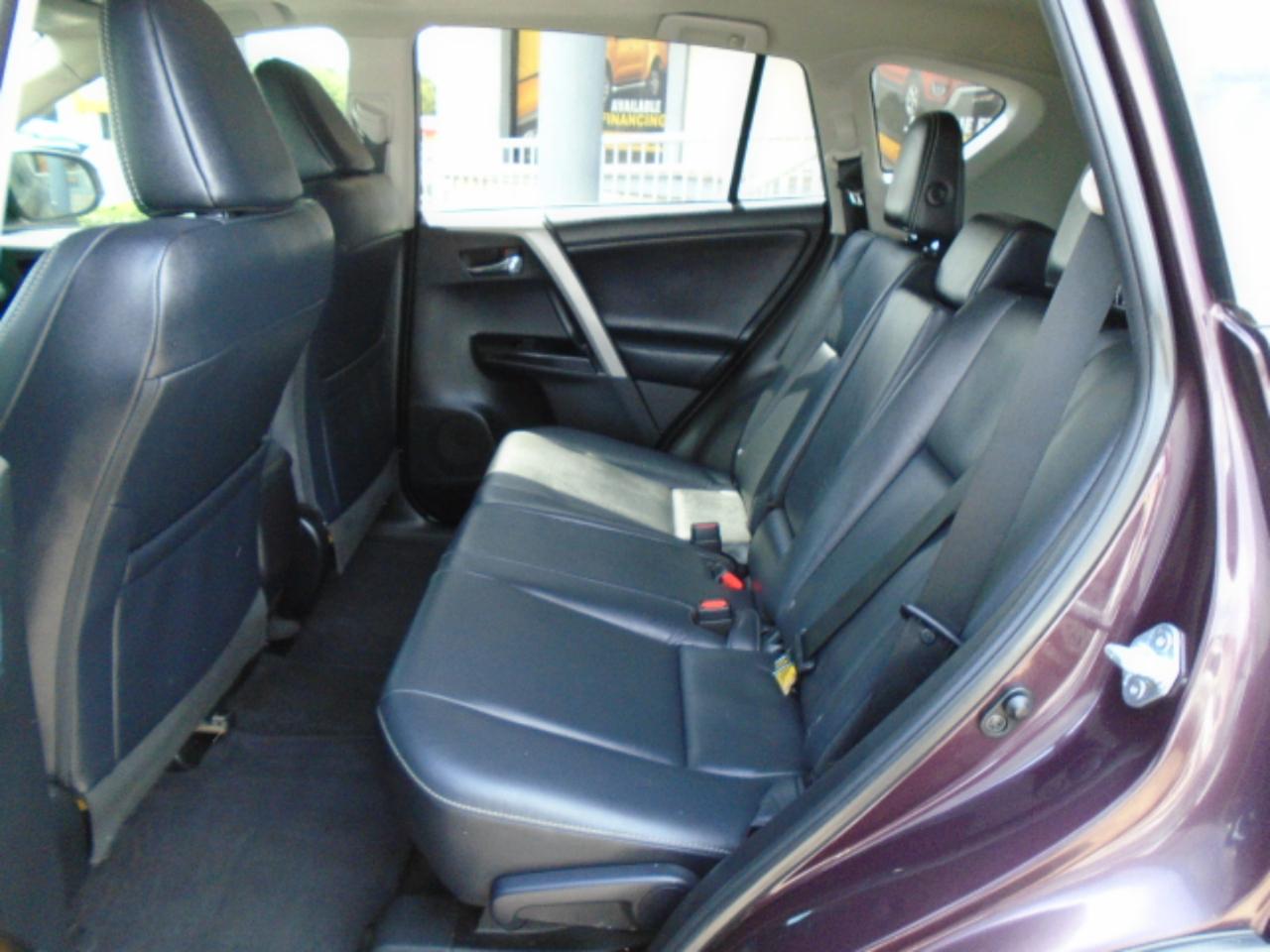 Toyota RAV4 Limited FWD 2017