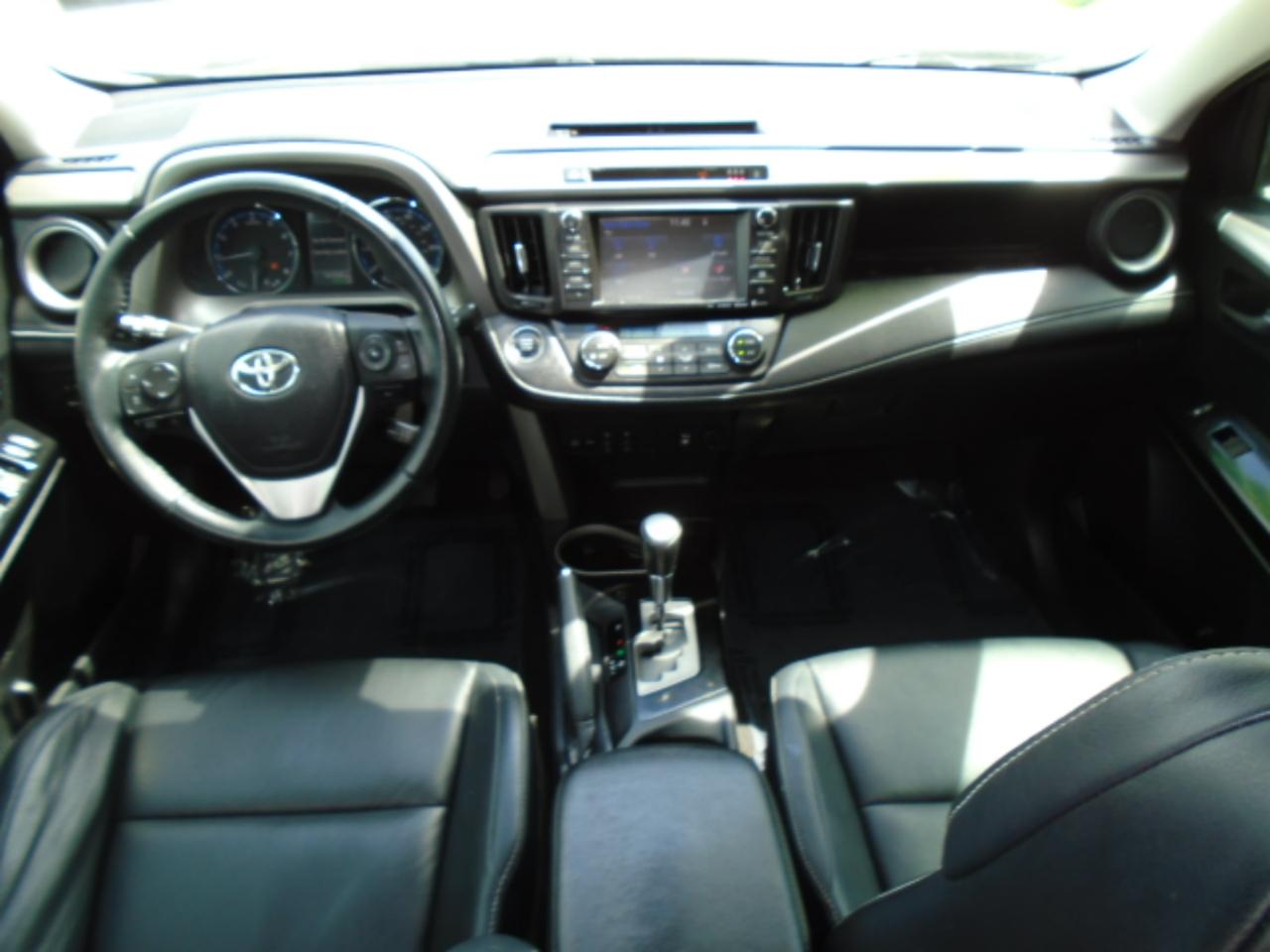 Toyota RAV4 Limited FWD 2017