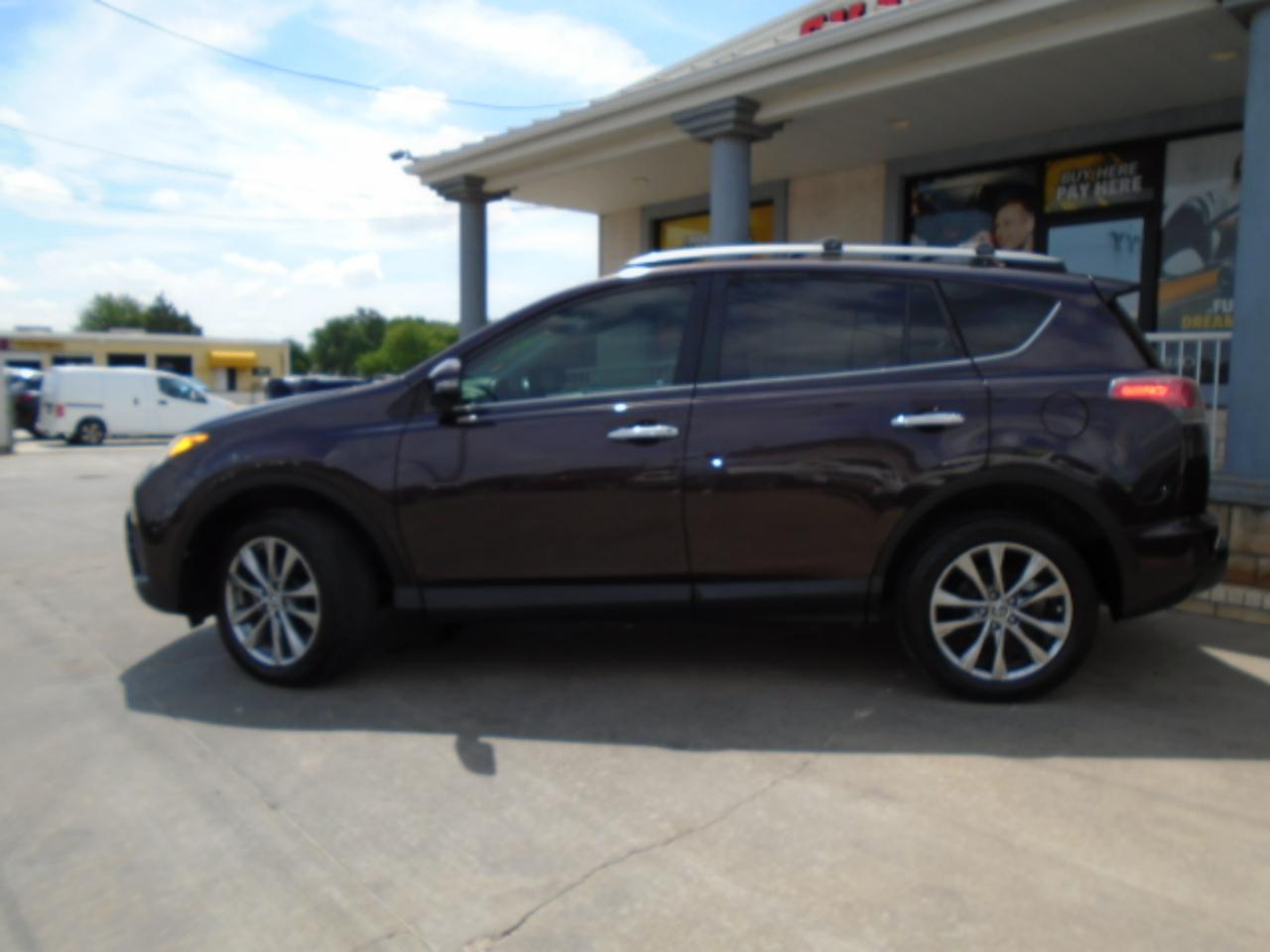 Toyota RAV4 Limited FWD 2017