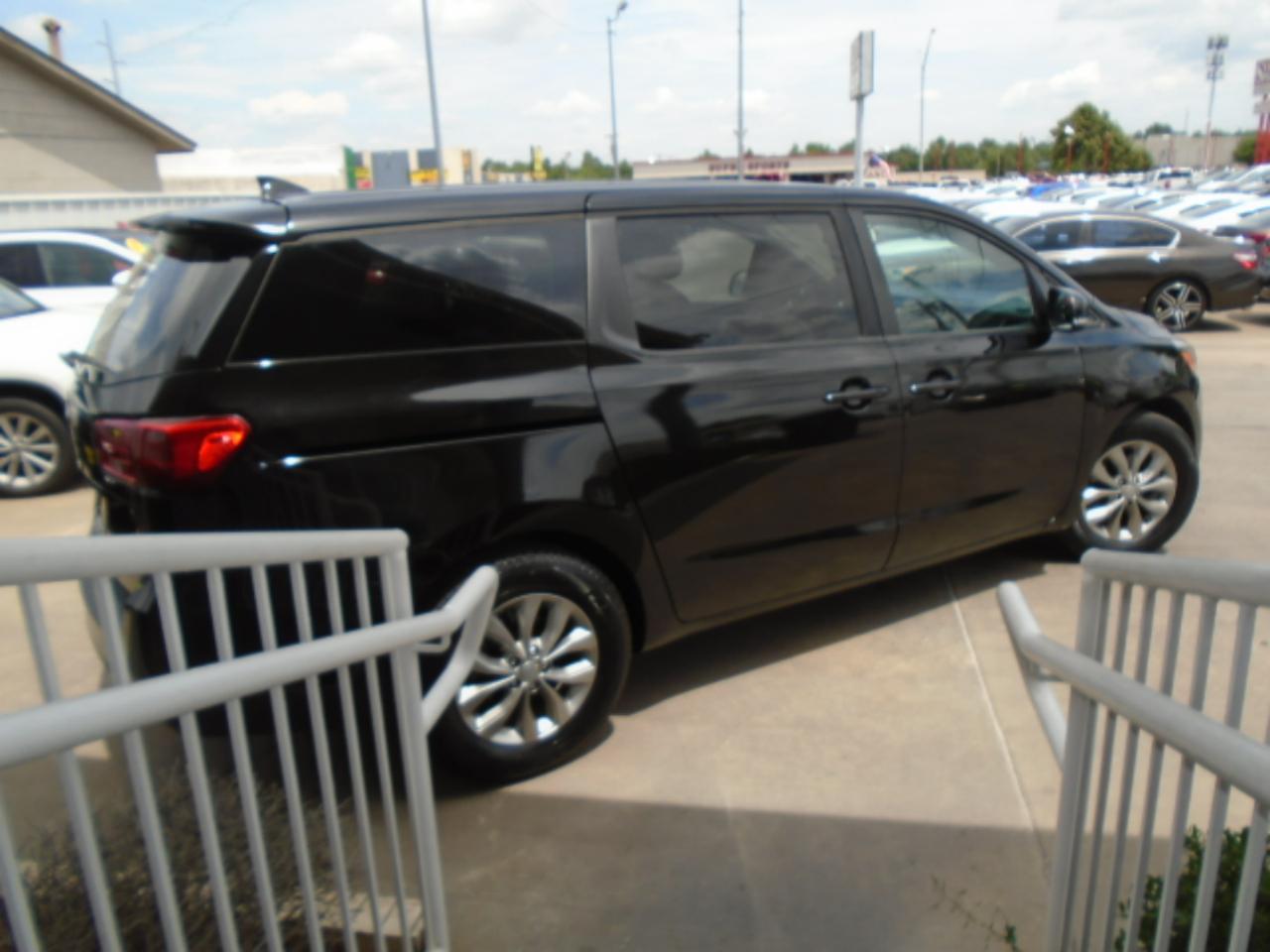 Kia Sedona LX 2019