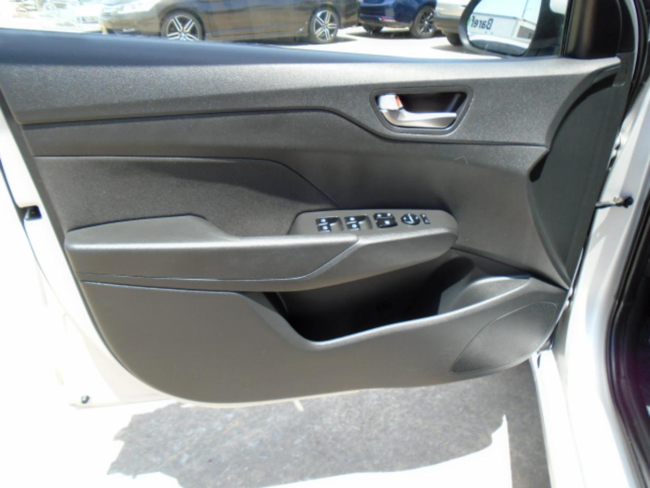Hyundai Accent SEL 4-Door 6A 2020