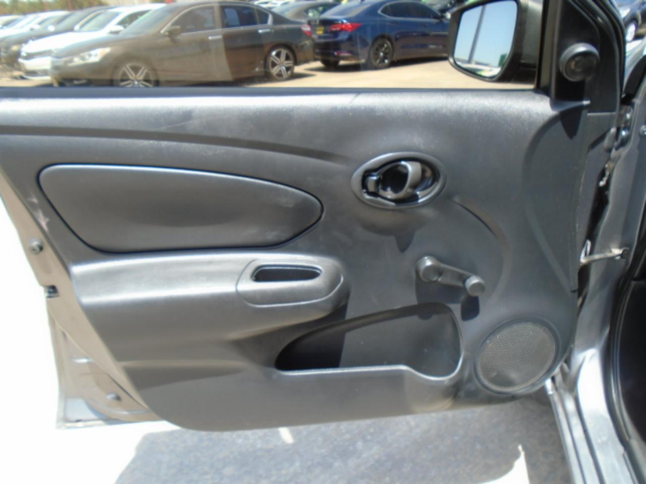 Nissan Versa 1.6 SV Sedan 2018