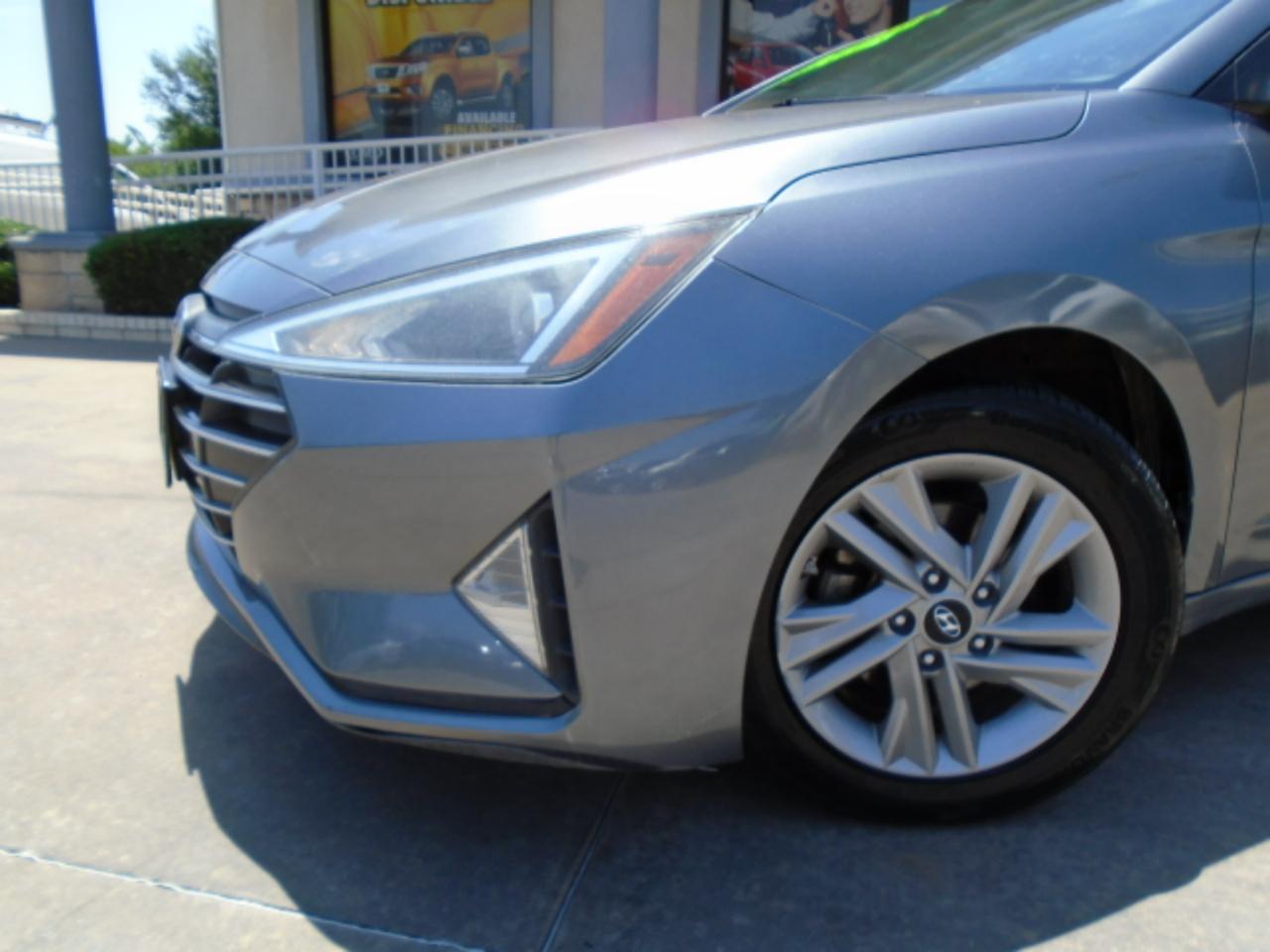 Hyundai Elantra SEL 2020