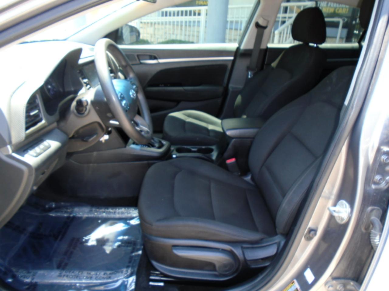 Hyundai Elantra SEL 2020
