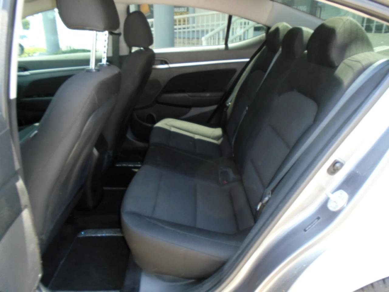 Hyundai Elantra SEL 2020