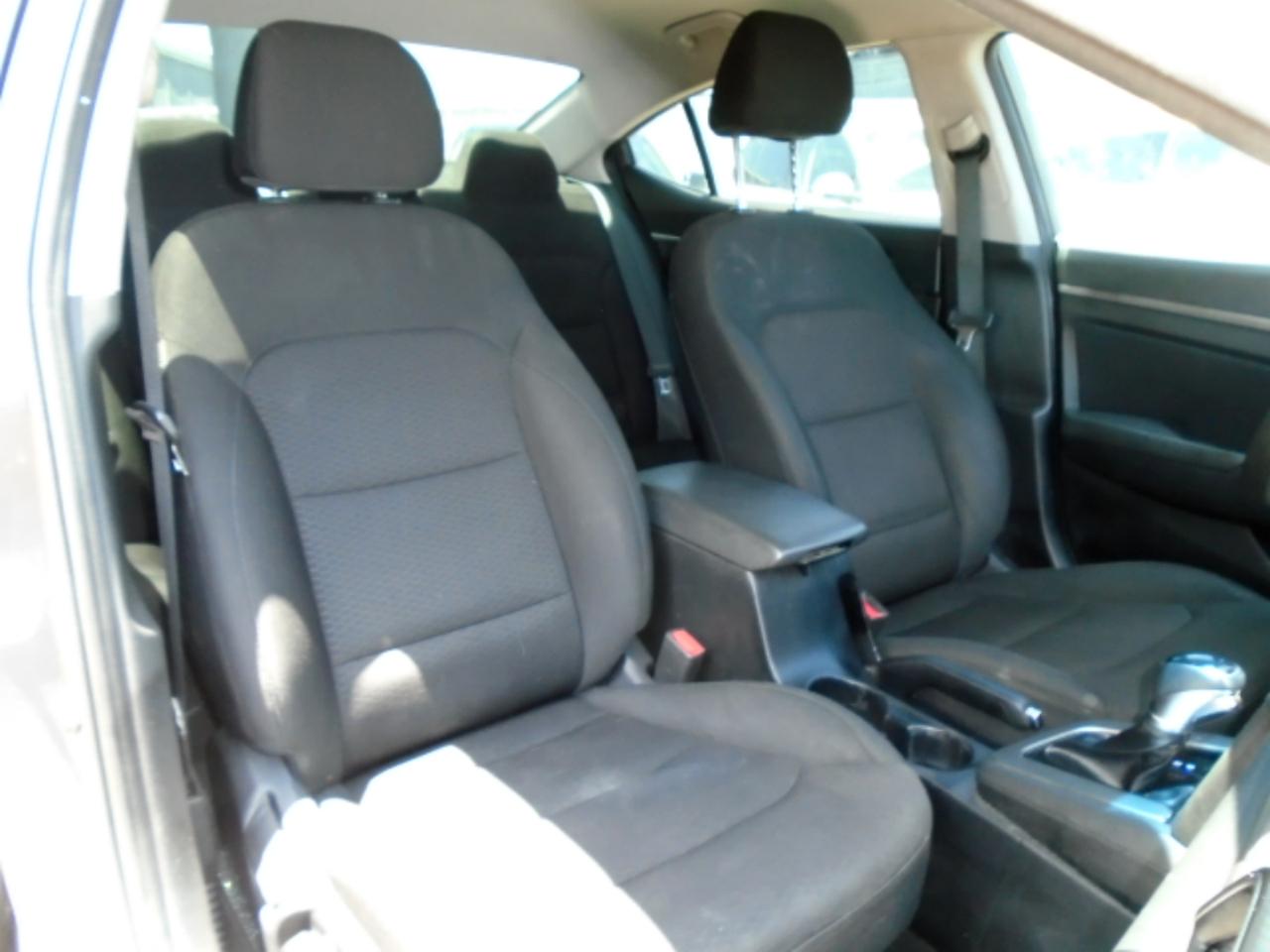 Hyundai Elantra SEL 2020
