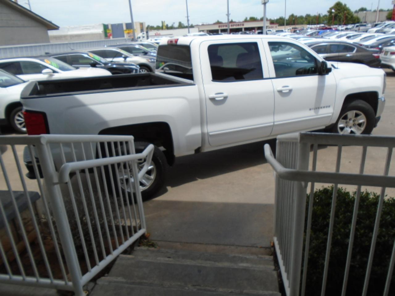 Chevrolet Silverado 1500 LT Crew Cab 2WD 2017