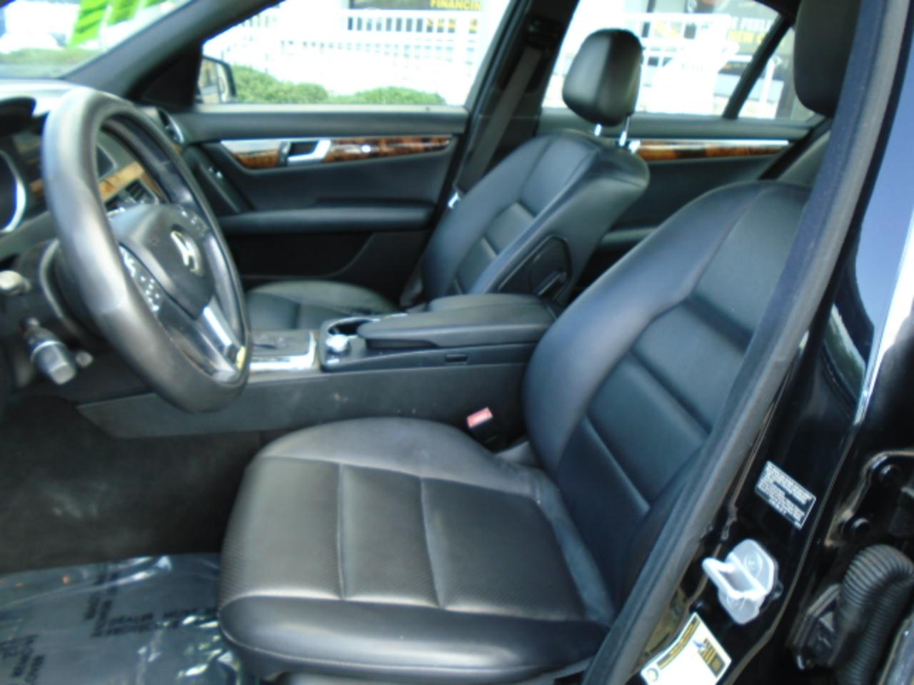 Mercedes-Benz C-Class C300 4MATIC Luxury Sedan 2012