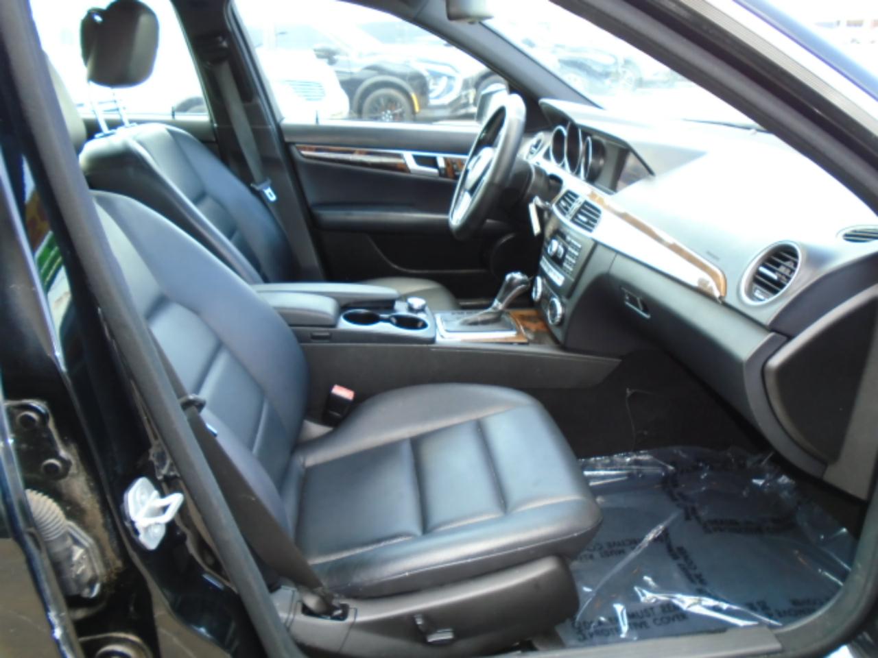 Mercedes-Benz C-Class C300 4MATIC Luxury Sedan 2012