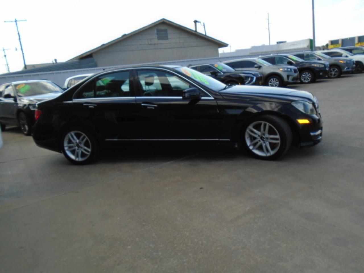 Mercedes-Benz C-Class C300 4MATIC Luxury Sedan 2012
