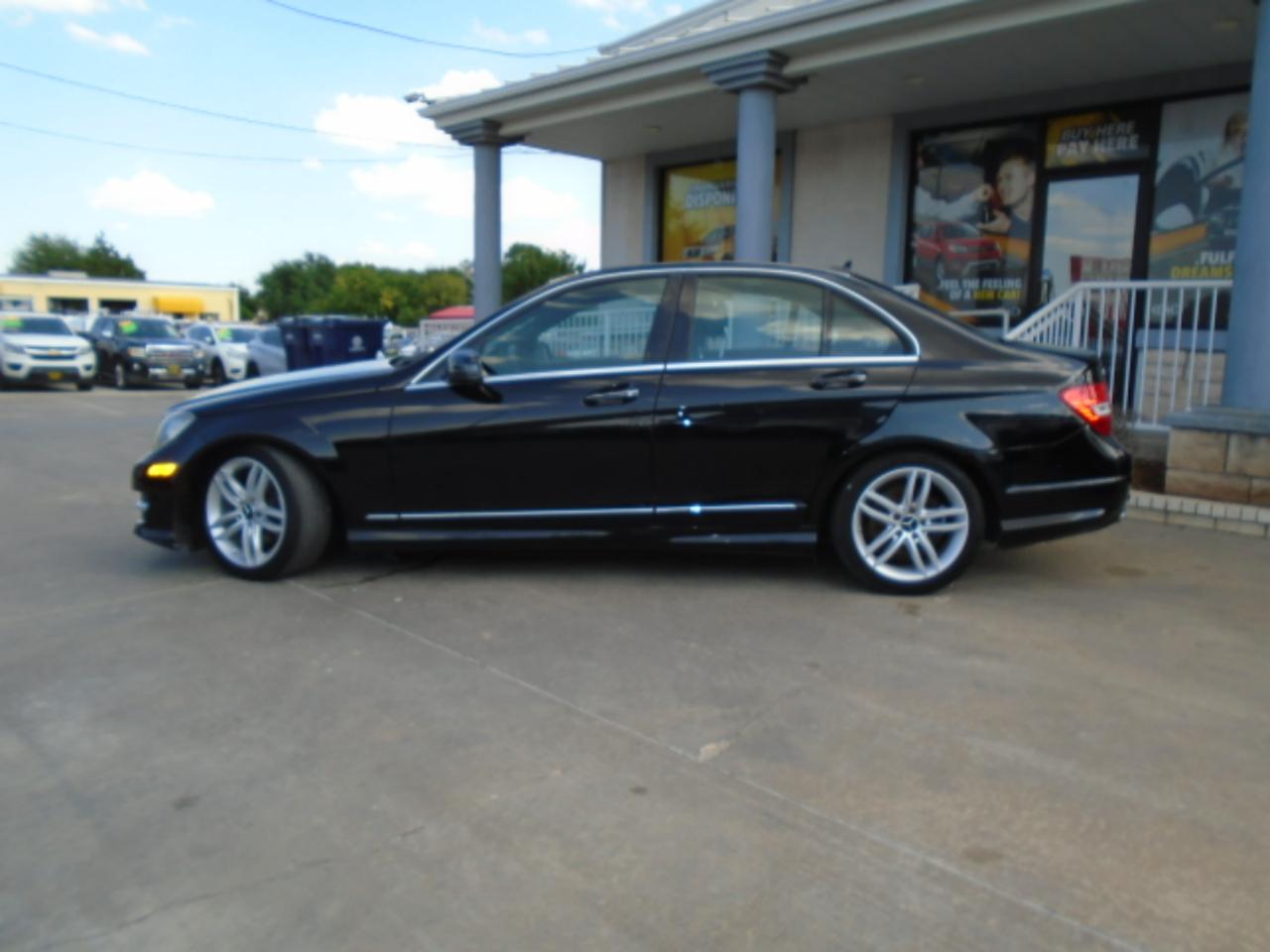 Mercedes-Benz C-Class C300 4MATIC Luxury Sedan 2012